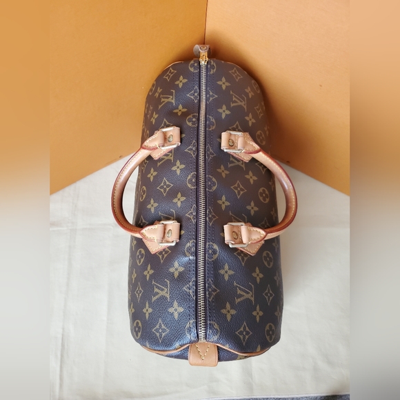 Louis Vuitton Speedy 35 Monogram Handbag - Picture 6 of 16